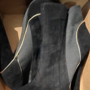 SEXY Faux Suede Platform Bootie!!